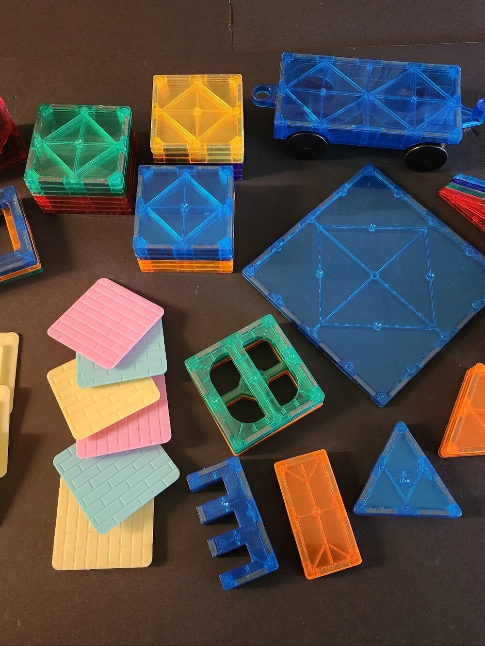 Magnetic "Building Educational Learning Imagination" Lot Of 60 Pieces